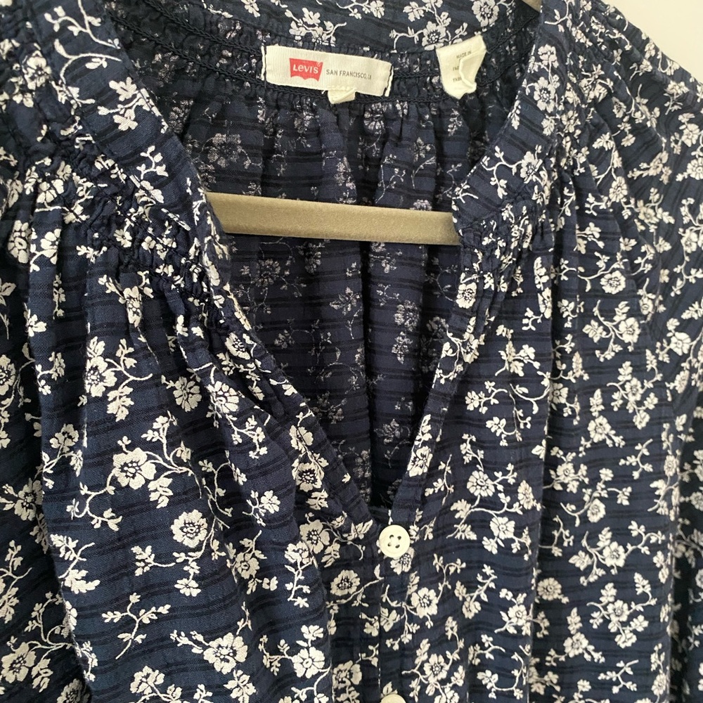 Levi's Navy Blue Floral Button-Down Blouse - Picture 3 of 4